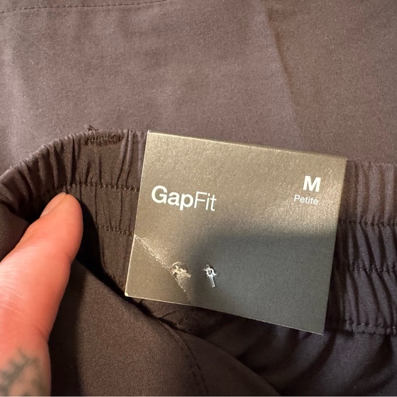 NWT GapFit Tech High Rise Barrel Trousers - Picture 3 of 4